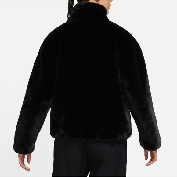 Nike oversize faux FUR JACKET women’s size XS black and white big swood - Picture 3 of 7